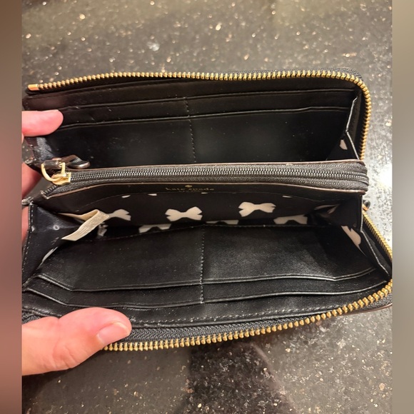 Kate Spade Black White Stripe Bow Patent Continental Wallet Wristlet - Picture 5 of 7